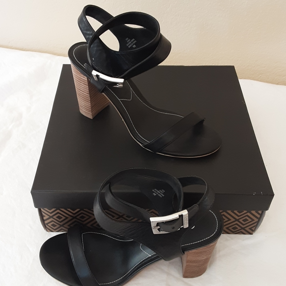 Charles by Charles David Eddie Gladiator Sandal